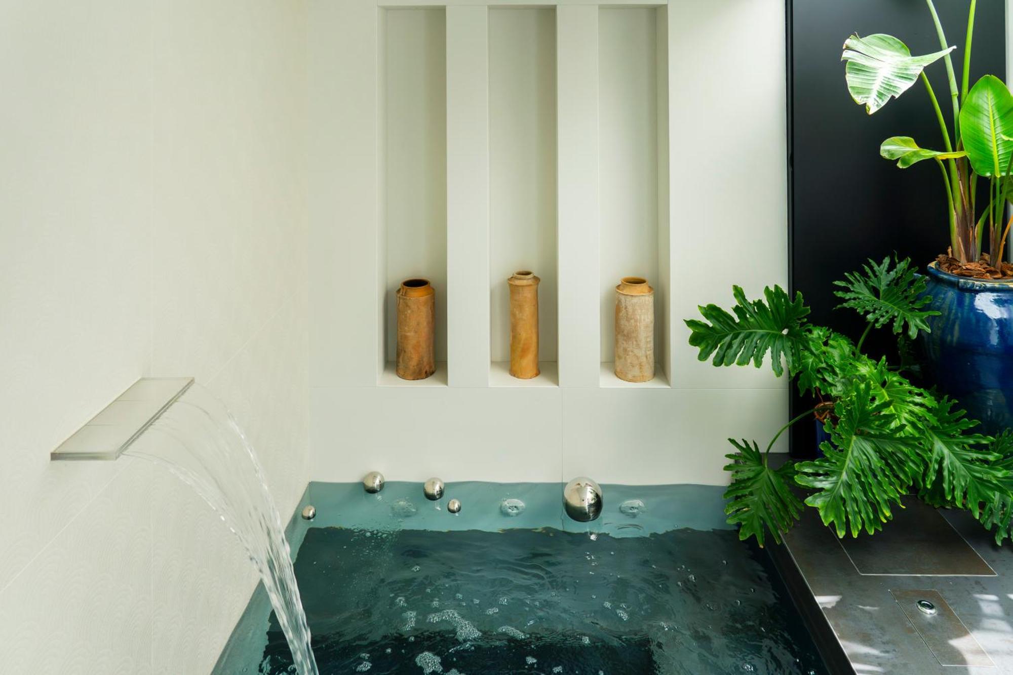 Suite with Private Pool,1601738769:JPEG