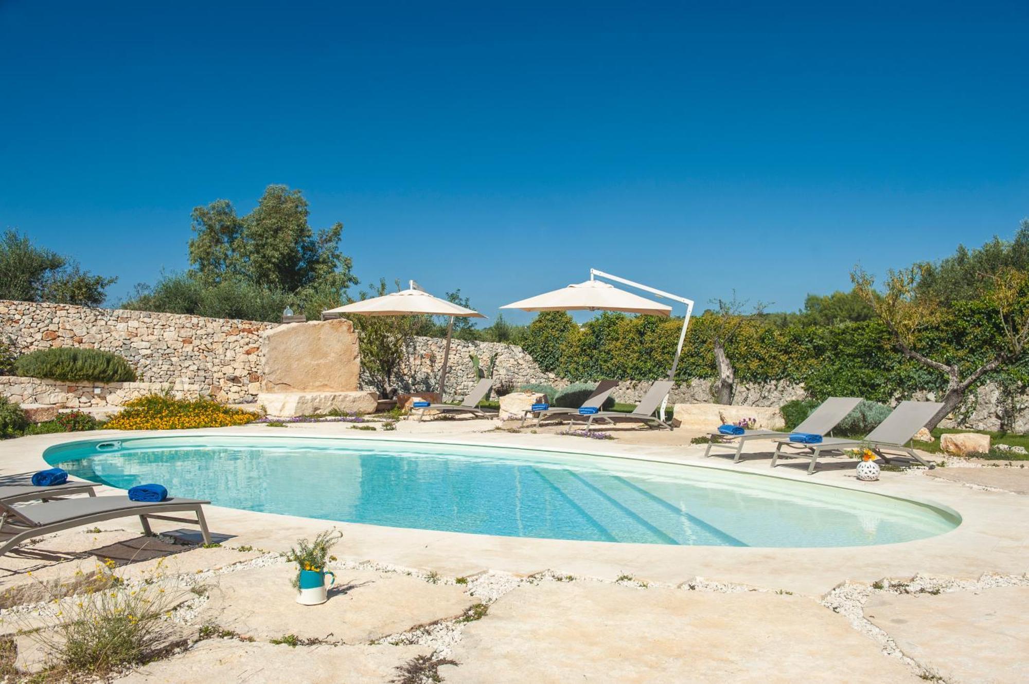 Villa with Private Pool and heated jacuzzi