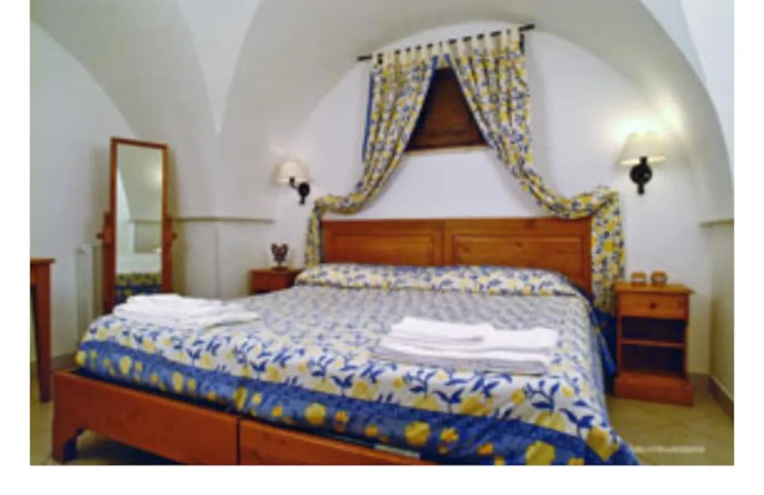 Room In Bb - Stunning Quadruple Room In Ancient Masseria Near The Sea In A Quiet Olive Trees-1