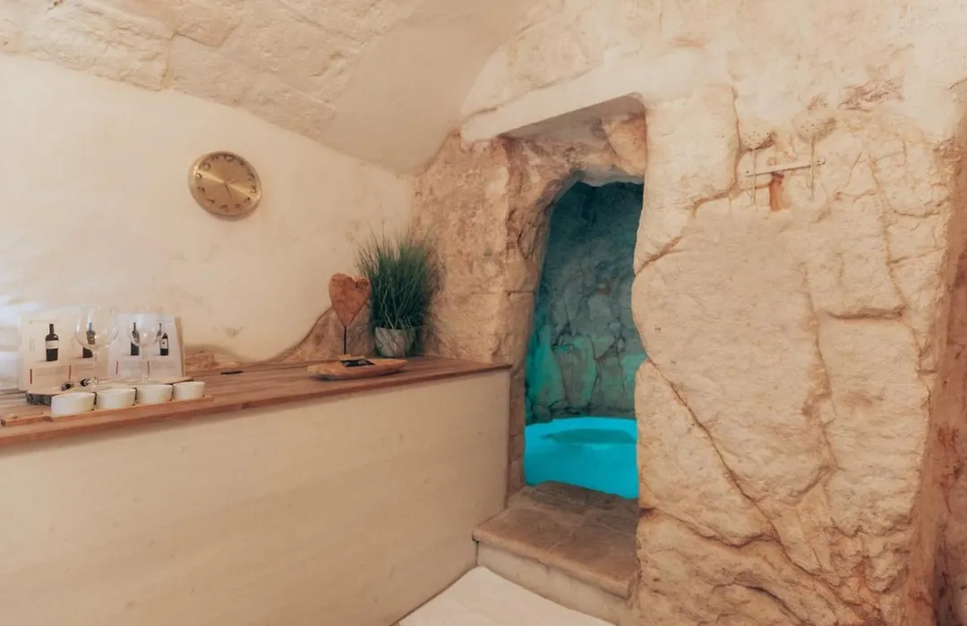 Grotta Carlotta-1